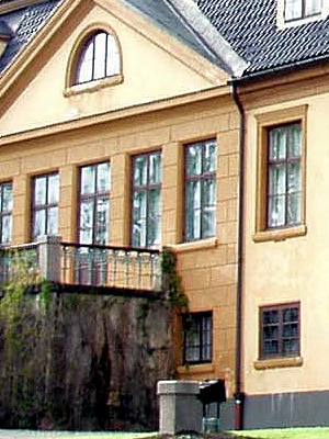 Utsnitt av hovedbygningen